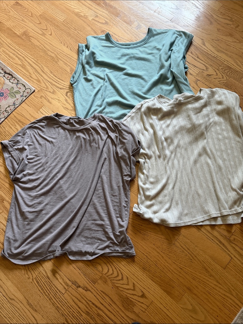 Womens Ribbed Crewneck Top -lot of 3-Sage, Taupe, Cream. 2-3x